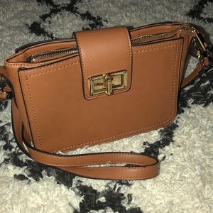 Crossover brown purse! NEW condition